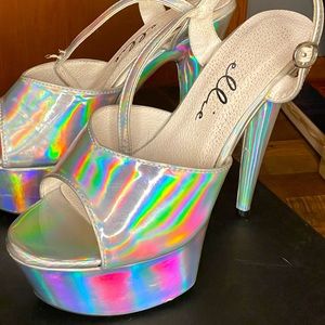Holographic Heels